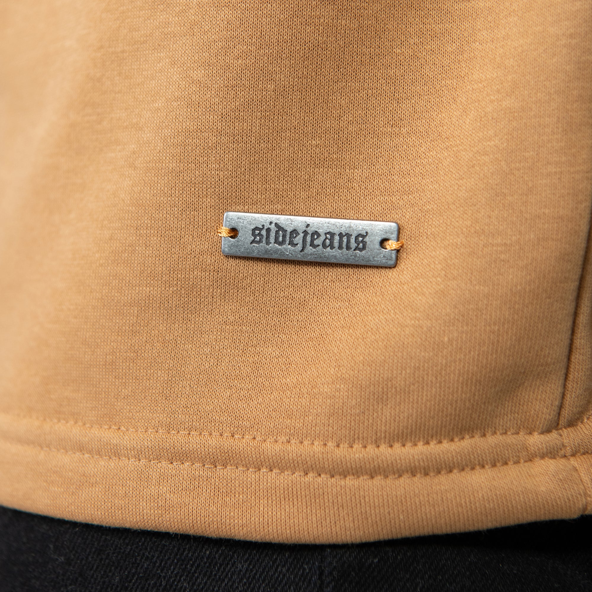 BROWN CHAMP TEE